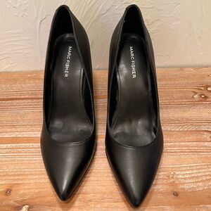 Marc Fisher Classic Black Leather Heels. Size 7M